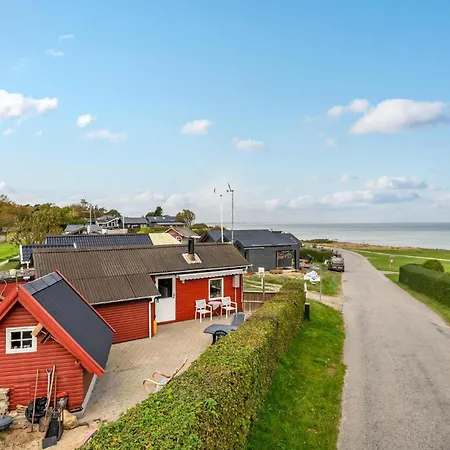 1 Bedroom Awesome In Feriehus Allingåbro
